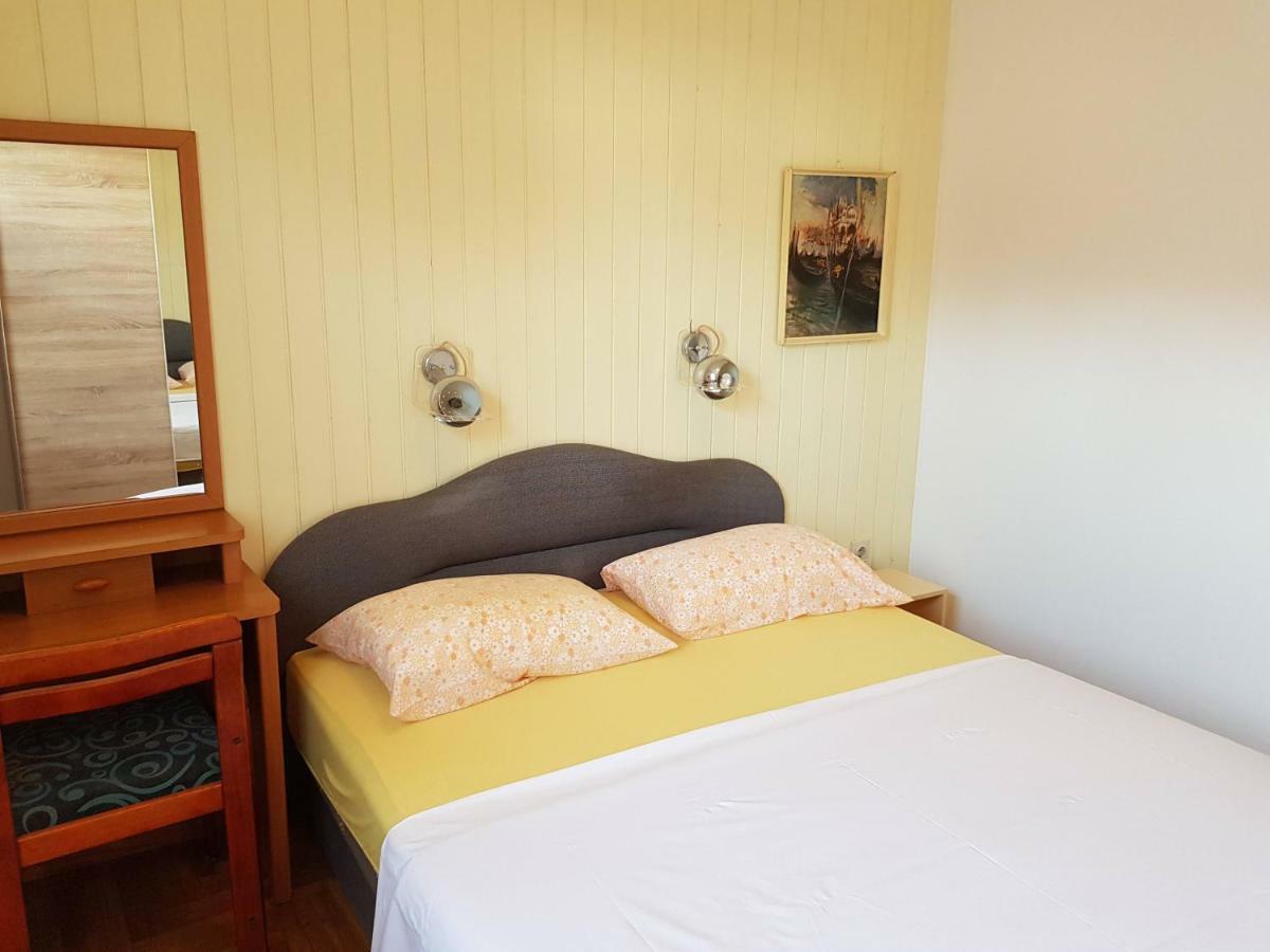 Mare Azzurro Apartments Пула Экстерьер фото
