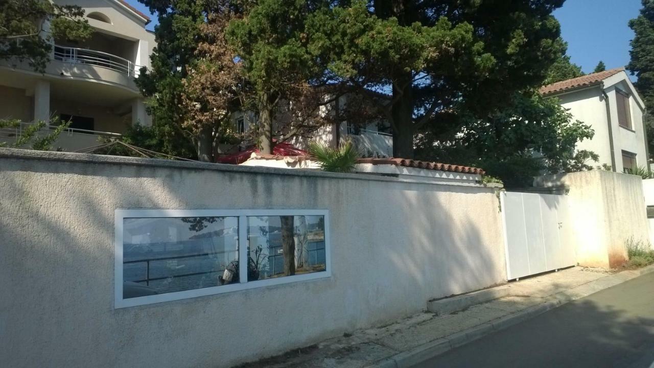 Mare Azzurro Apartments Пула Экстерьер фото